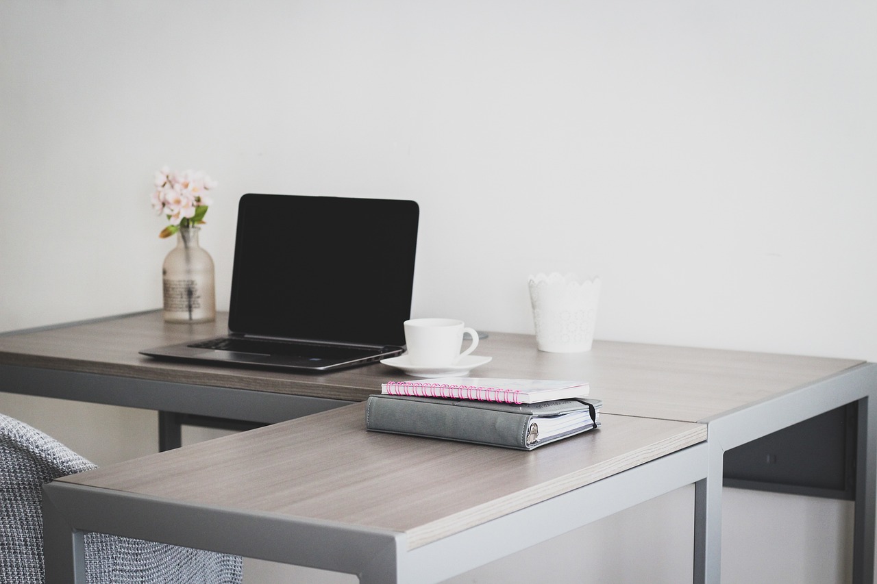 workplace-5517750_1280