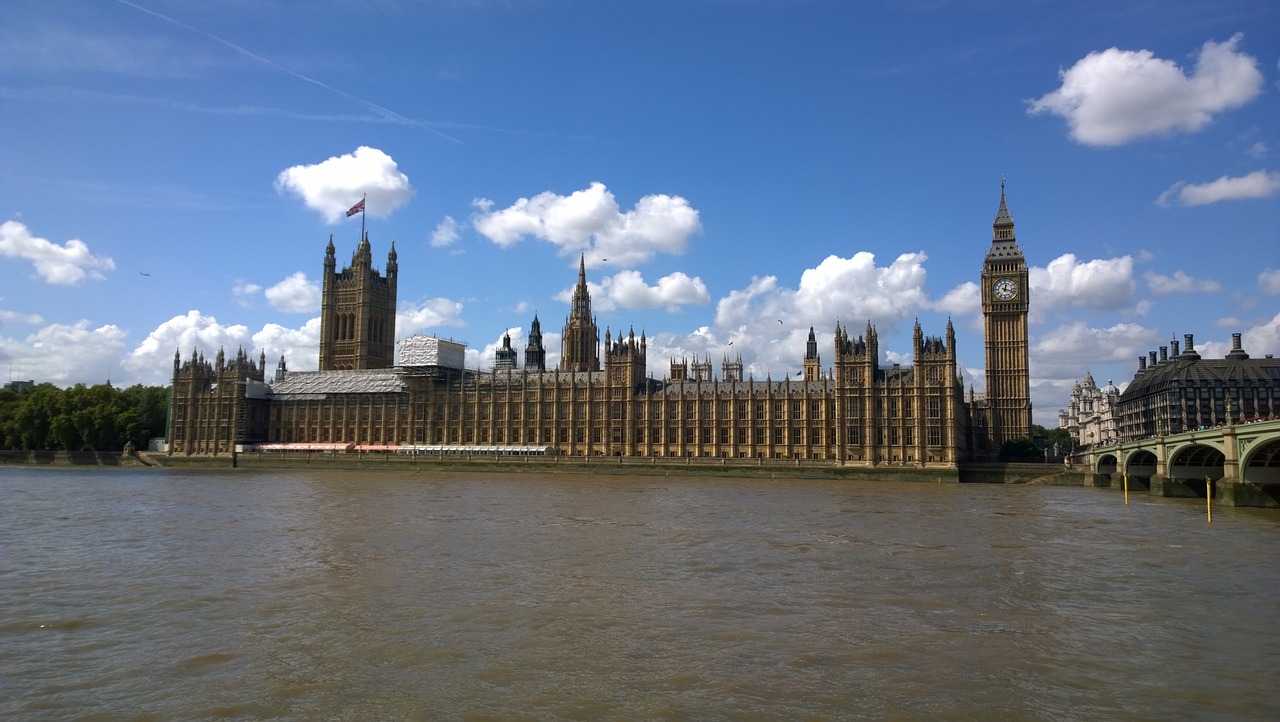 uk-parliament-1203181_1280